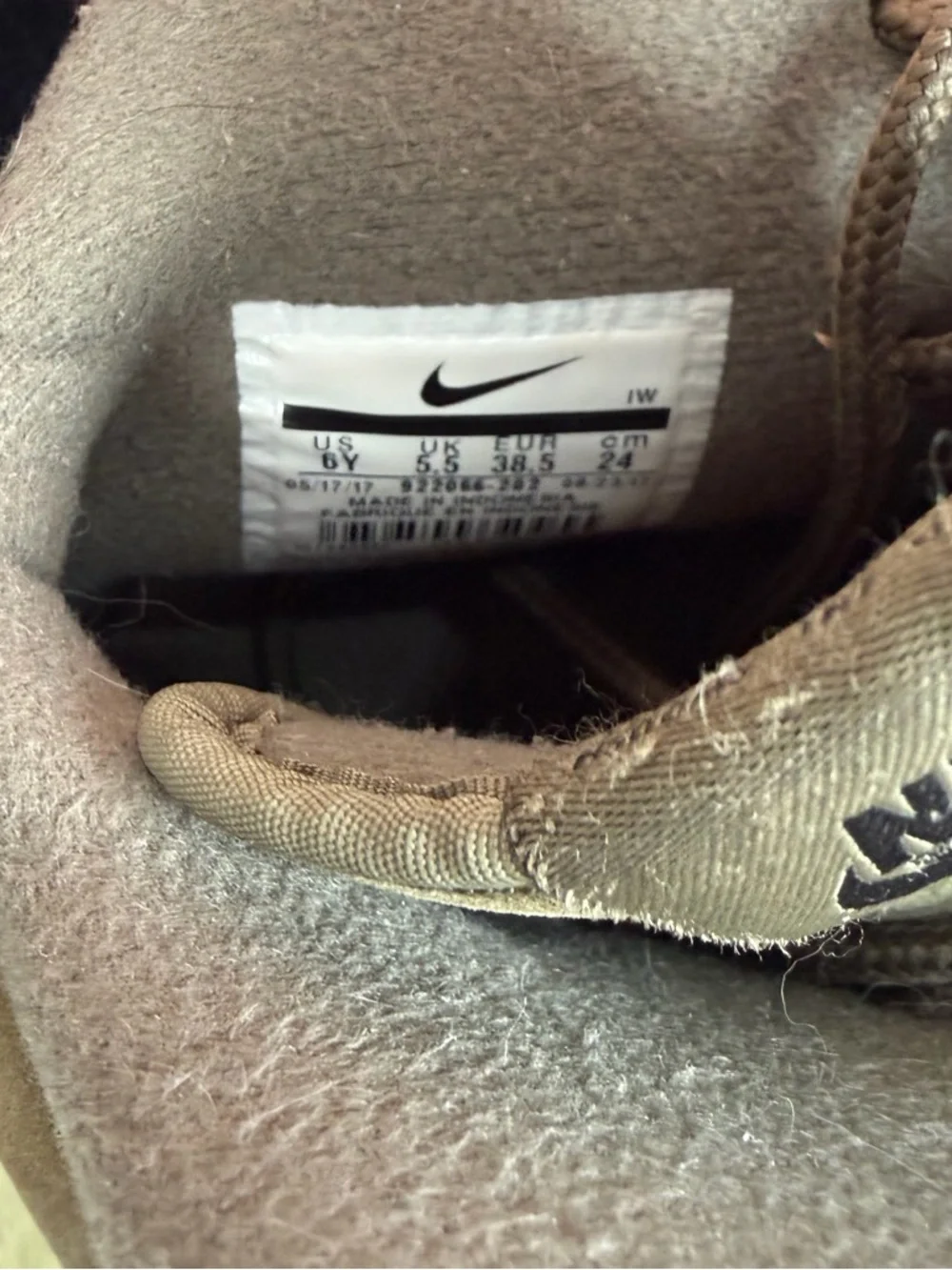 NIKE AIR FORCE 1 HIGH WB GS 922066-202 Youth Size 6 Olive Green